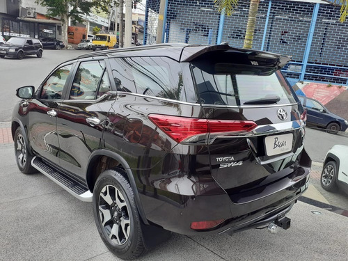 Toyota Hilux SW4 2.8 SRX DIAMOND 4X4 7 LUGARES 16V TURBO INTERCOOLER DIESEL 4P AUTOMÁTICO
