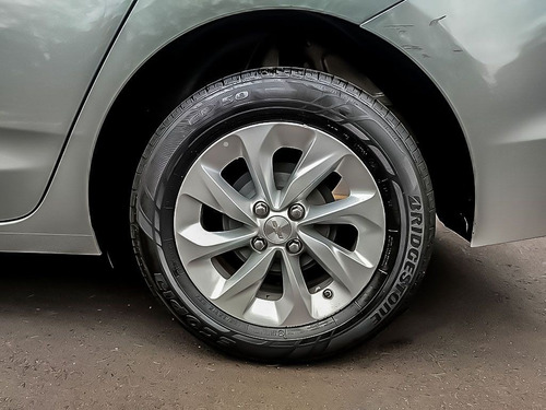 Imagem 10 de 15 de Chevrolet Onix 1.0 Turbo Plus Ltz