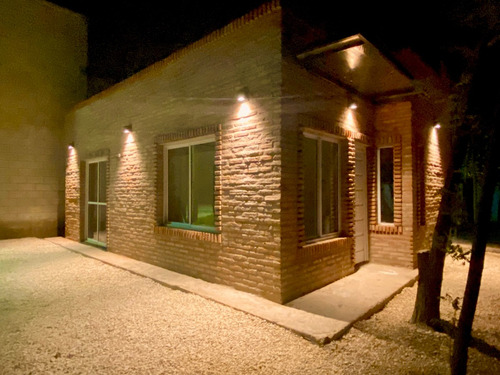 Hermosa Casa A Estrenar Terreno 10x22 En Esquina Barrio Poggio Gral Belgran