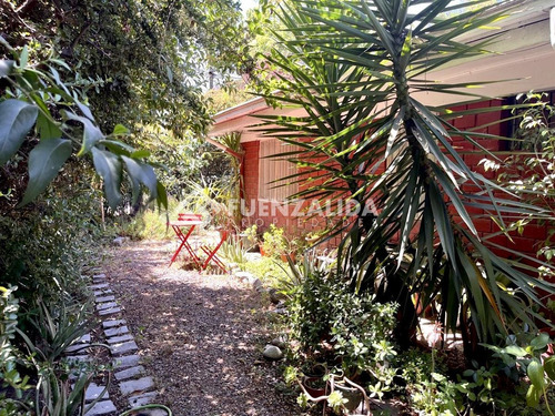 Casa En Venta De En La Reina. 376/ 119 Mts.uf 6.700