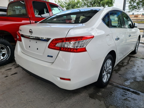 Imagen 3 de 8 de Nissan Sentra 2013 1.8 Sense At