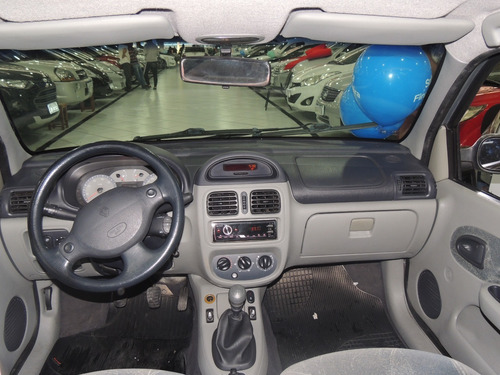 Imagem 5 de 15 de Renault Clio Sedan 2006 1.0 16v Privilège Hi-power 4p