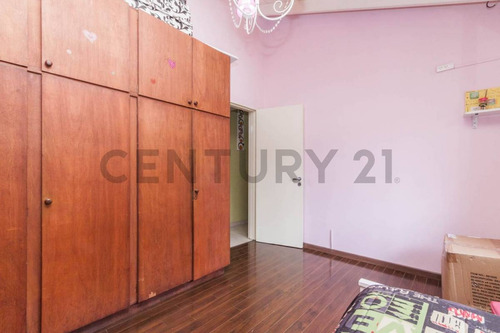 Venta Ph 3 Ambientes Con Jardín Y Parrilla