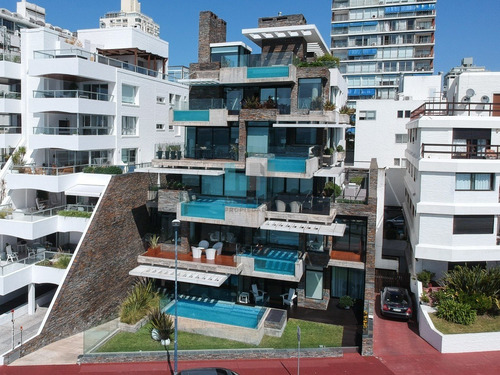 Imagen 2 de 28 de Le Bleu. Pent-house. Frente Al Puerto Con El Diseño De Carlos Ott.- Ref: 8465