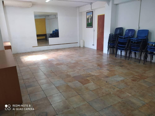 Chacaito Edificio De 4 Pisos En Venta Para Uso Comercial Con 1.220m2 De Construcción