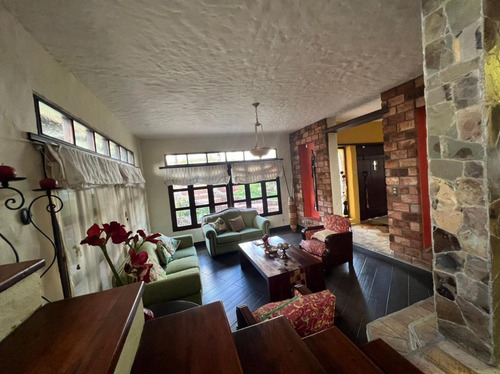 Imagen 8 de 20 de Se Vende Exclusiva Casa En Valle Arriba. Zp