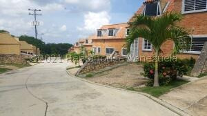 Imagen 1 de 14 de Rentahouse Concepto 0414-412.8424 / 21-25115