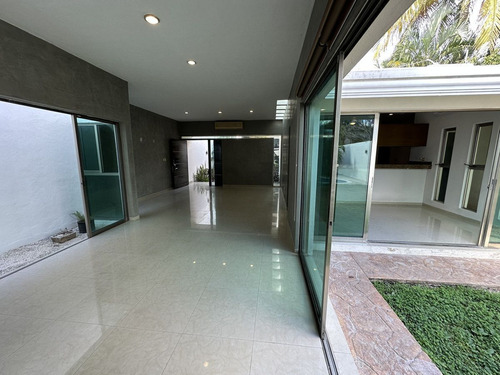 Casa En Venta De 3 Recamaras En Montebello