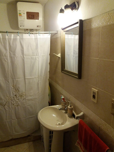 Casa 77 Mts2 Usd 25000 + Bhu 2 Dormitorios, Con Azotea.