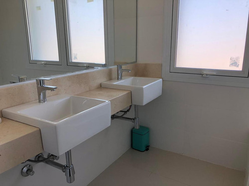 Imagen 21 de 29 de Punta Del Este, Pent House Duplex , 4 Dormitorios, Gge X2, Vista Al Mar, Amenities , Nuevo !!