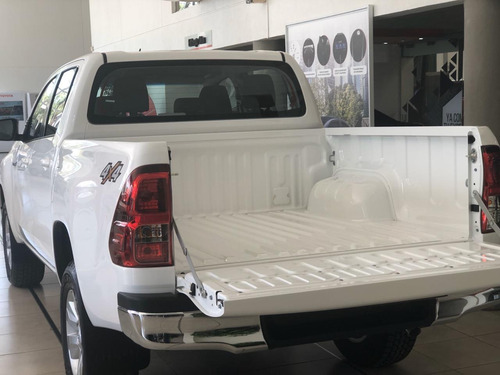 Toyota Hilux Sr 4x2 M/t Abril 2021