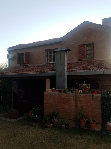 B°cerro De Las Rosas Casa En Venta, A Mts Parque Las Naciones. 3 Dorm. Recibe Menor.