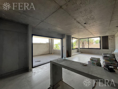 Venta Semipiso Tipo Loft Divisible Con 2 Cocheras En Bernal Oeste