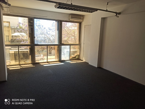 Oficina De 300m2, 8 Privados. 18 De Julio Y Martin C. Martínez