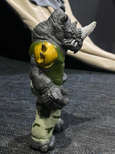 Figura Rocksteady Tmnt Tortugas Ninja 2014 Viacom (Usado)