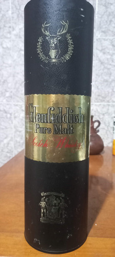 Glenfiddich Puro Malte Scotch 945ml Garrafa Over 8 Years