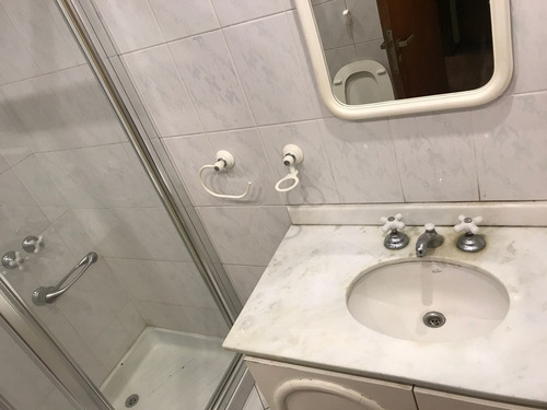 Imagen 10 de 25 de Casa En Lote Propio, Pb + 2 Pisos - Chalet Cochera