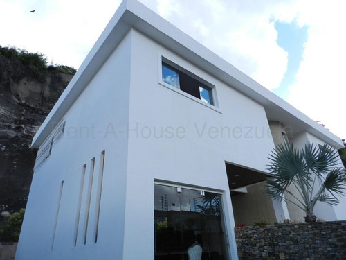 Imagen 1 de 12 de Casa Venta Santa Fe Norte Mls #22-24885 Amplia Casa Remodelada Con Vista Al Avila. Posee Un Comodo Jardin Y Esta Ubicada En Exclusiva Urbanizacion Cerrada