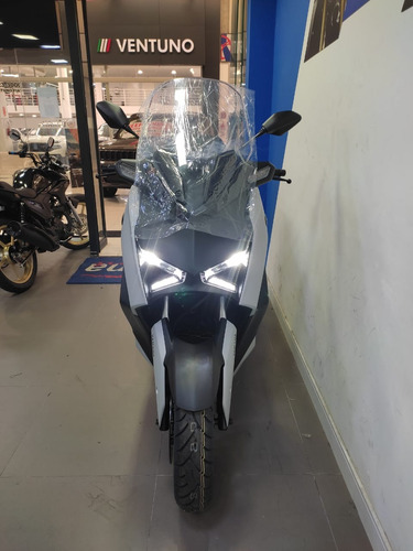 Xmax 250 Connected 2025