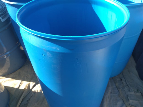 Recipiente Plástico Para 55g (220l) Con Tapa Y Seguro Metal