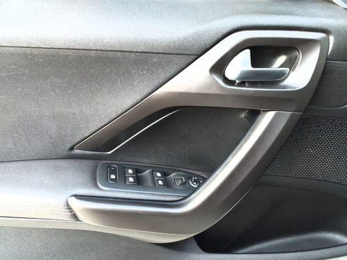 Imagen 15 de 15 de Peugeot 2008 2017 1.6 Feline