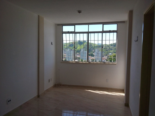 Alugo Ou Vendo Apto , Com 70 M² Vista P Cristo Redentor.