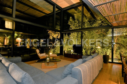 Venta Con Renta: Moderna Casa De Piedra Y Vidrio En Lomas Id 5297