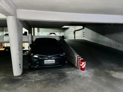 Vendo Cochera En Ciudad Vieja , Ecxelente Lugar.