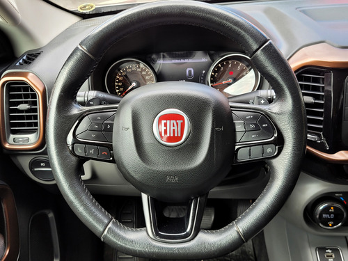 Fiat Toro 2.4 Volcano 16v Flex 4x2 Aut. 4p