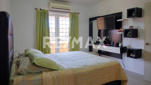 Imagen 7 de 16 de Johanna Castillo Vende 04145951217 Th En Los Frailes San Diego