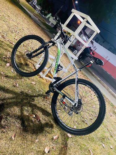 Imagem 3 de 3 de Bike