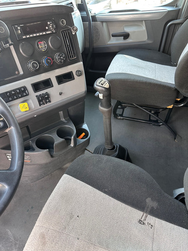 Tractocamión Freightliner Cascadia 2022