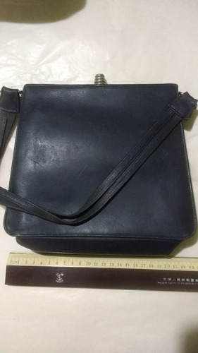 Antigua Cartera Negra Cuero Con Detalle En El Broche