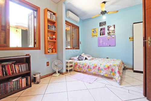 Casa Em Hípica Com 3 Dormitórios - Ot7112
