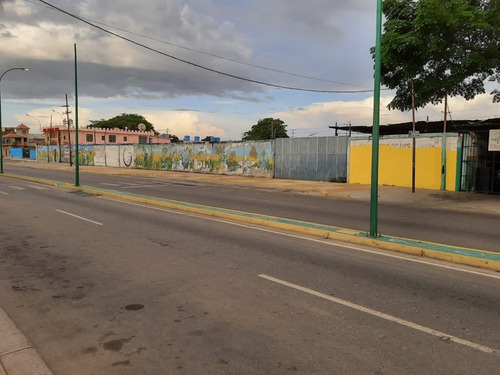 Terreno En Av. Bolivar Los Guayos   Plt-233