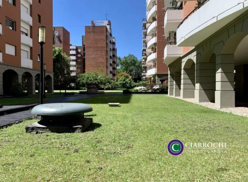 Departamento Con Cochera En Edificio Torre - Belgrano Chico