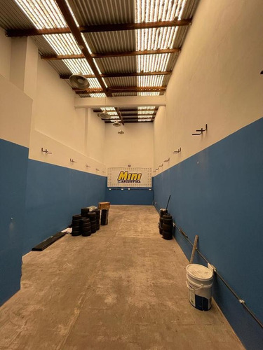 Imagen 5 de 10 de Galpon/local En Alquiler De 230m2 - Avellaneda