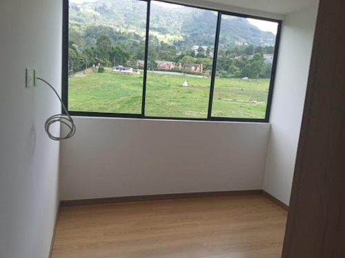 Imagen 12 de 18 de Apartamento En Arriendo Loma Del Escobero 472-2574