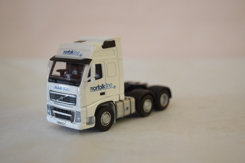 Camion Tractor Volvo 01ct-c  Norfolkline  Oxford 1/76 C/caja