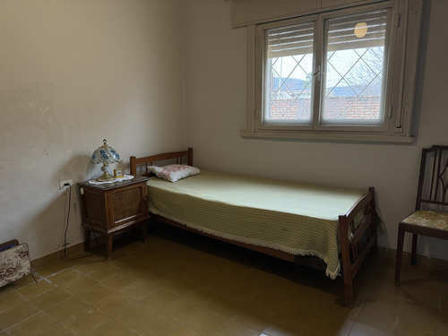 Casa 3 Dorm. - Departamento - Garage Y 1080 M2 De Terreno - Ubicado A 6 Cuadras Del Centro