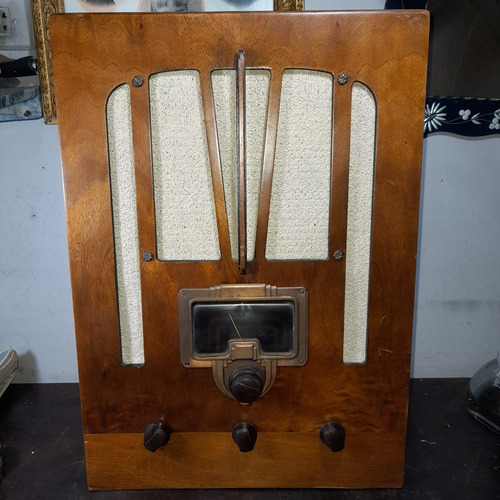 Imagem 1 de 10 de Rádio Antigo Madeira Standard Broadcast Grande, Não Funciona