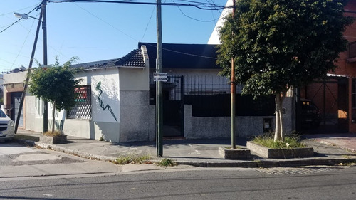 Imagen 2 de 3 de Casa En Venta Con Cochera En Banfield