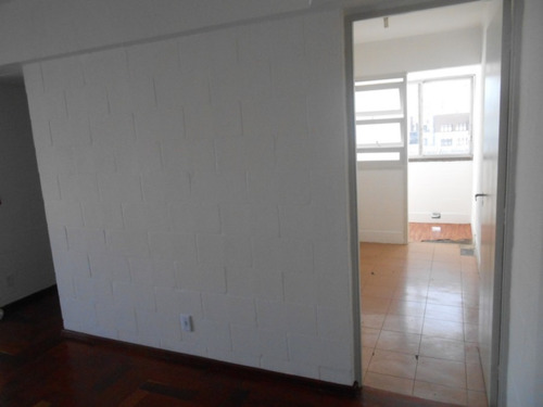 Apartamento Em Bom Fim Com 2 Dormitórios - Cs36006290