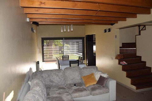 Imagen 2 de 7 de Hermoso Chalet En Dos Plantas