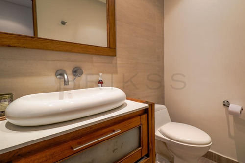 Imagen 16 de 17 de Casa En Venta En Medellín El Poblado