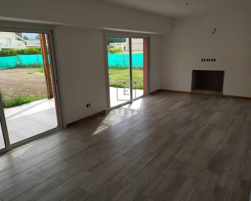 Casa En Venta Frente A La Plaza De Juegos, 3 Dormitorios. Barrio Cerrado San Matias, Escobar