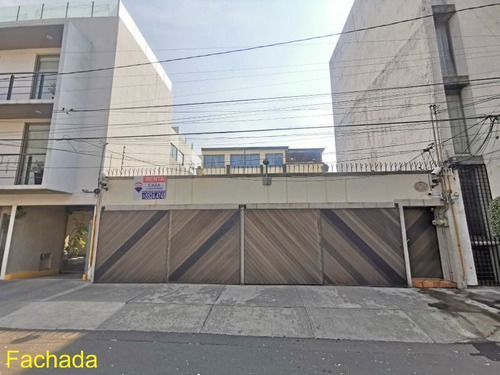 Casa Duplex 374m2c / 3r / 4.5b / 2a / Patio