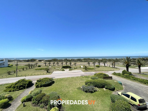 Excelente Precio, Dpto. En Primera Linea De Playa Brava - 3 Dorm. + Dependencia