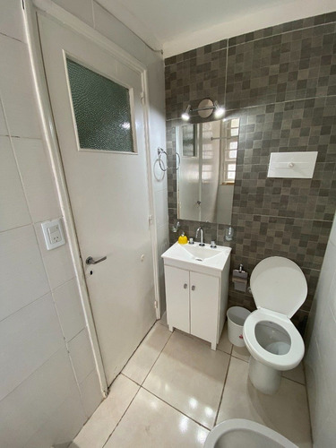 Imagen 7 de 13 de Venta — 1 Ambiente Y Medio Al Frente Reciclado!! Nuevo Valor De Venta!!