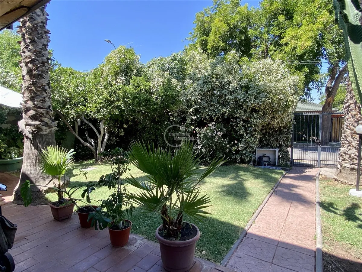 Imagen 5 de 23 de Casa En Venta 5 Dorm. En Ñuñoa, Precioso Jardín, Remodelada